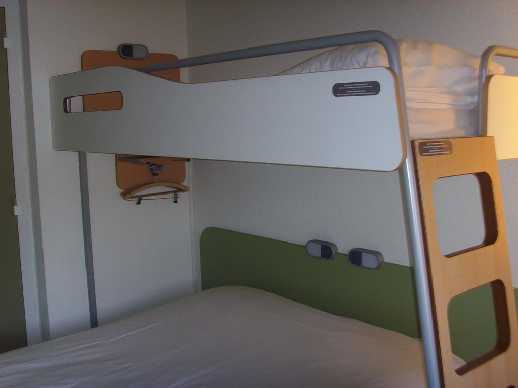 Ibis Budget L'Isle Adam Δωμάτιο φωτογραφία