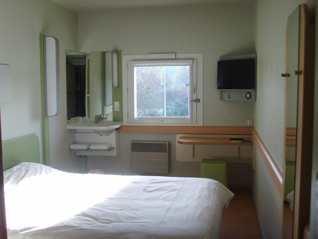 Ibis Budget L'Isle Adam Δωμάτιο φωτογραφία